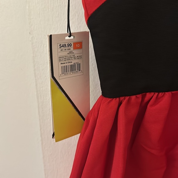 Prabal Gurung for Target red dress with black accents - Picture 6 of 6